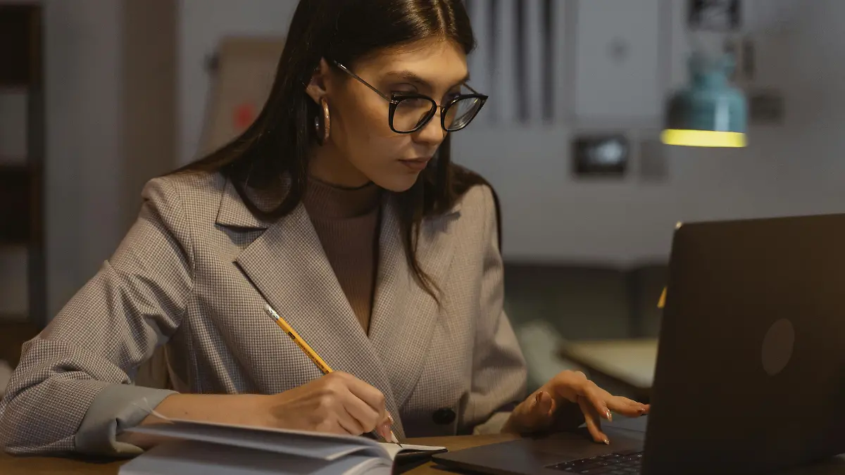 Incorporar a Mujeres al mercado laboral